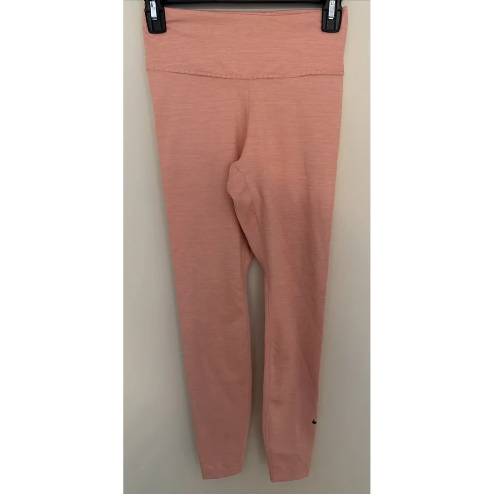 Nike Dri-Fit Women's‎ Orange Peach Workout Gym Cropped Leggings Size XS Running